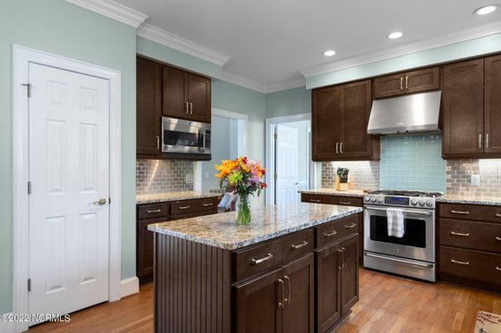 Interior - Kitchen 2 for Country House Plan #137-125 - 3 bed, 3 bath