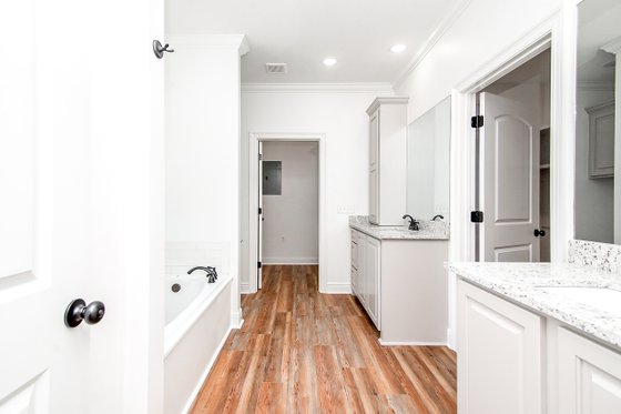 Interior - Master Bathroom 2 for Ranch House Plan #430-283 - 4 bed, 2 bath