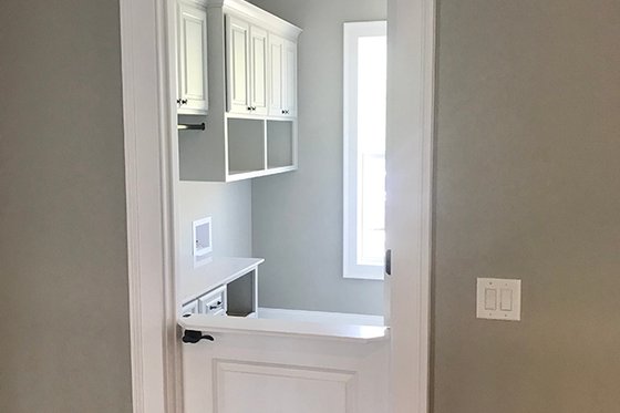 Interior - Laundry for Craftsman House Plan #437-94 - 4 bed, 3 bath