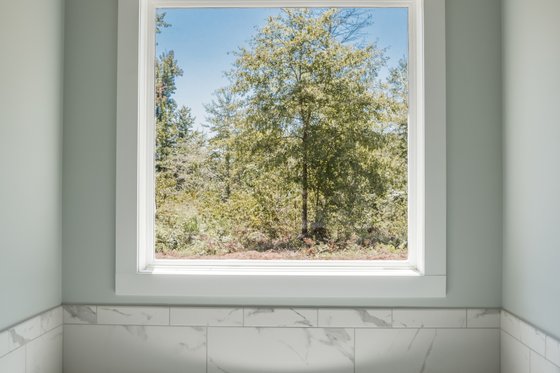 Interior - Master Bathroom 2 for Craftsman House Plan #430-157 - 3 bed, 2 bath