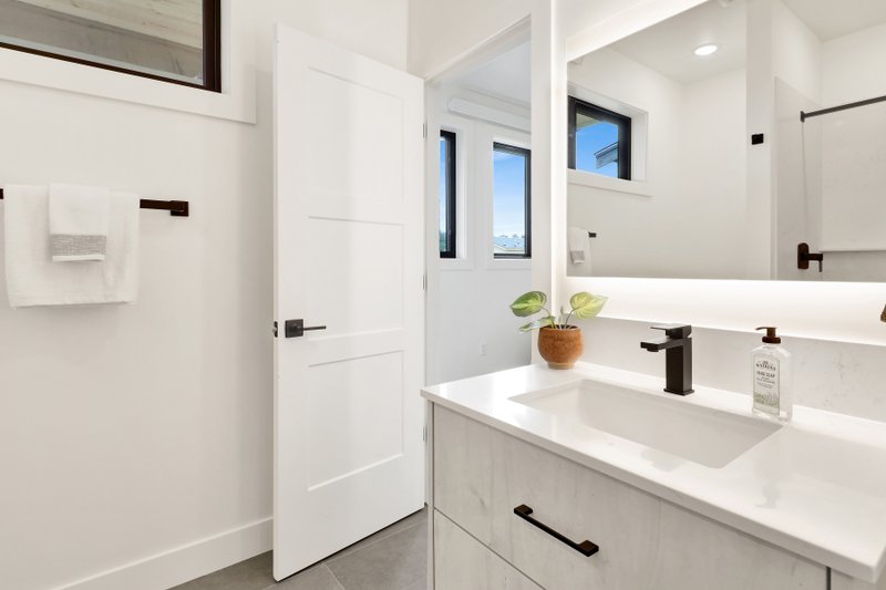 House Plan Design - Interior - Bathroom 4 for Contemporary House Plan #1070-235 - 3 bed, 2 bath