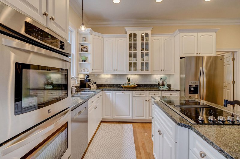Dream House Plan - Interior - Kitchen for Colonial House Plan #137-194 - 3 bed, 3.5 bath
