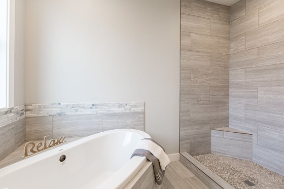 Photo 8 for Craftsman House Plan #1070-29 - 4 bed, 2.5 bath