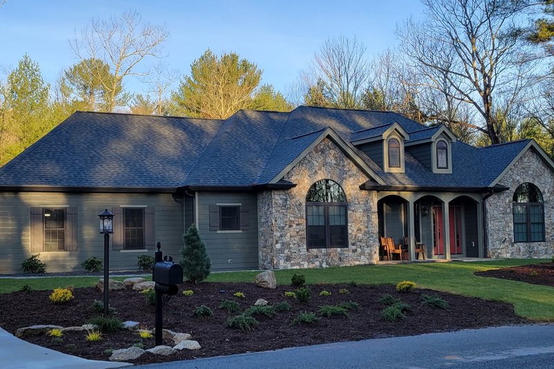 Architectural House Design - Traditional Exterior - Front Elevation Plan #437-110