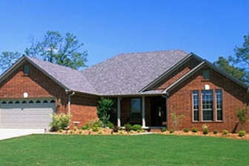 Traditional Style House Plan - 4 Beds 2 Baths 1940 Sq/Ft Plan #17-158