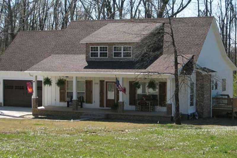 Dream House Plan - Craftsman Exterior - Front Elevation Plan #952-245