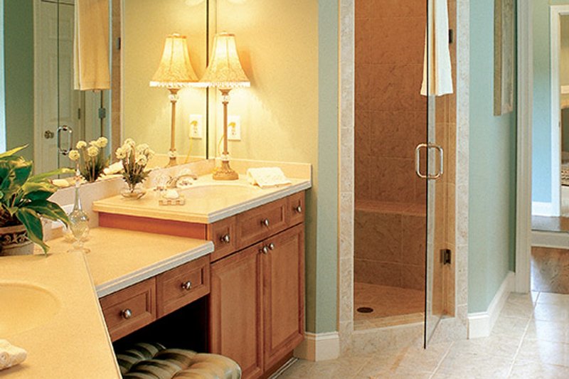 House Blueprint - Interior - Master Bathroom for Country House Plan #927-904 - 4 bed, 4 bath
