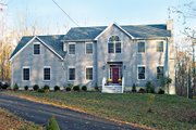 Colonial Style House Plan - 4 Beds 2.5 Baths 2648 Sq/Ft Plan #1061-5 Exterior 
