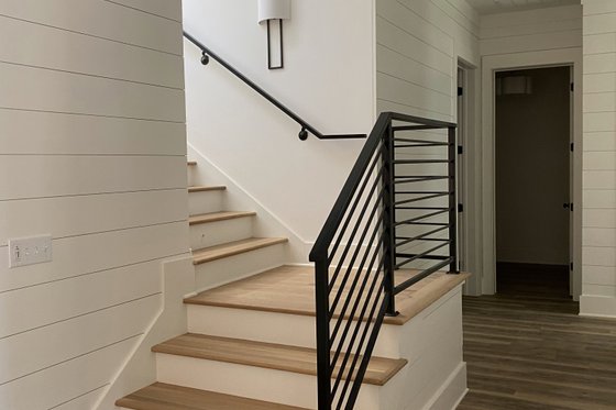 Interior - Other 10 for Modern House Plan #437-108 - 4 bed, 4.5 bath