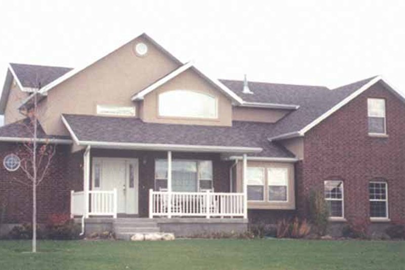 Dream House Plan - Country Exterior - Front Elevation Plan #945-39