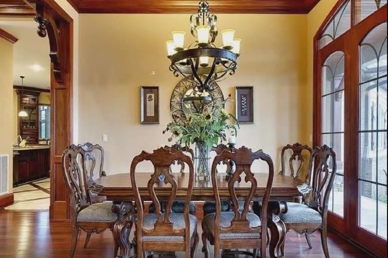 Dream House Plan - Interior - Dining Room for Craftsman House Plan #54-529 - 3 bed, 2.5 bath