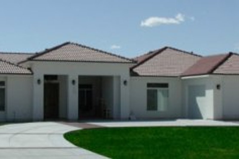 Dream House Plan - Exterior - Front Elevation Plan #1-881