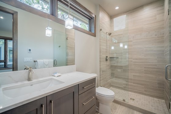 Interior - Bathroom for Contemporary House Plan #892-43 - 4 bed, 4.5 bath