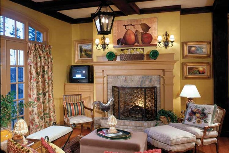 Home Plan - Interior - Family Room for Colonial House Plan #429-327 - 4 bed, 3.5 bath