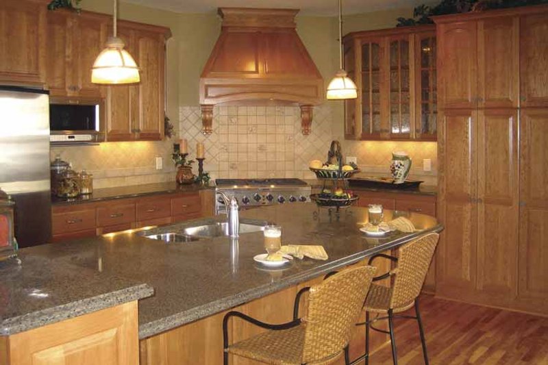 Dream House Plan - Interior - Kitchen for Traditional House Plan #320-1002 - 3 bed, 2.5 bath
