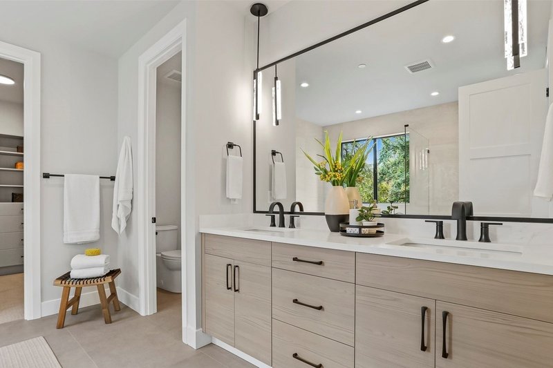 Dream House Plan - Interior - Master Bathroom for Traditional House Plan #1066-250 - 5 bed, 3 bath