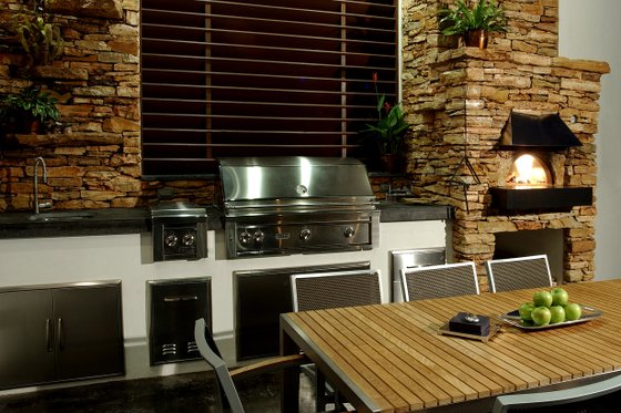 Covered Patio - 5500 square foot Modern Home