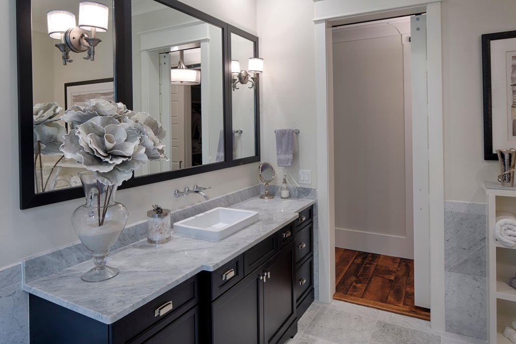 Interior - Bathroom for Farmhouse House Plan #928-412 - 3 bed, 3.5 bath