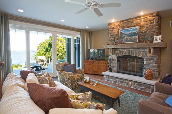 Interior - Family Room for Country House Plan #928-4 - 5 bed, 4.5 bath