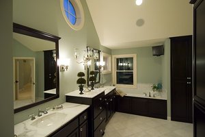 Interior - Master Bathroom for Traditional House Plan #56-599 - 5 bed, 4.5 bath