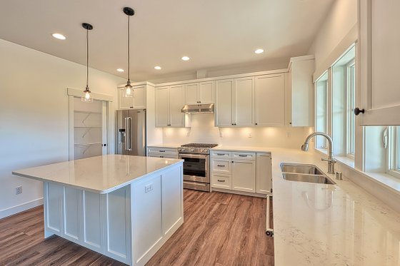 Photo 4 for Southern House Plan #1070-8 - 3 bed, 2 bath