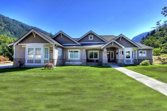 Photo 24 for Craftsman House Plan #132-205 - 3 bed, 3 bath