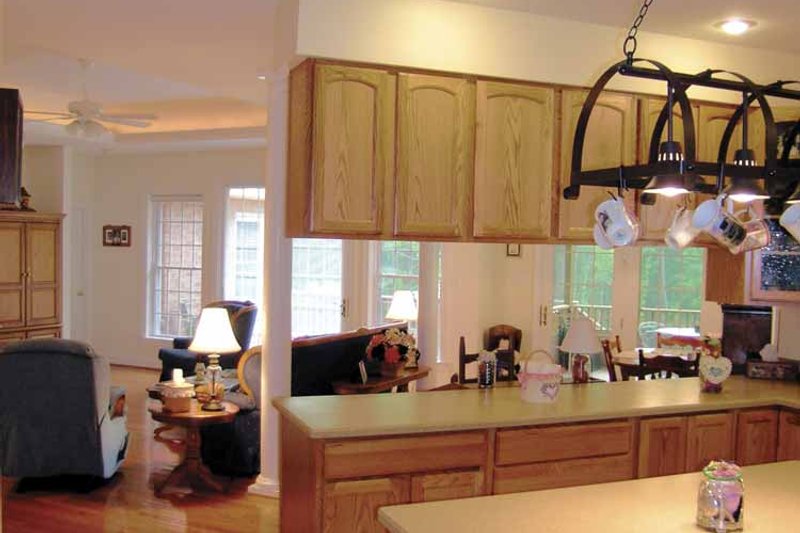 Home Plan - Interior - Kitchen for Ranch House Plan #314-219 - 4 bed, 2.5 bath