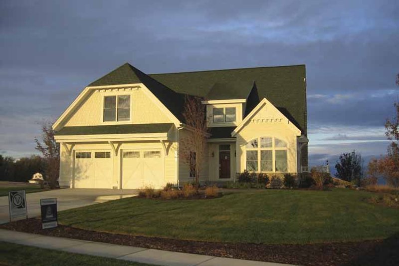 Home Plan - Colonial Exterior - Front Elevation Plan #928-74