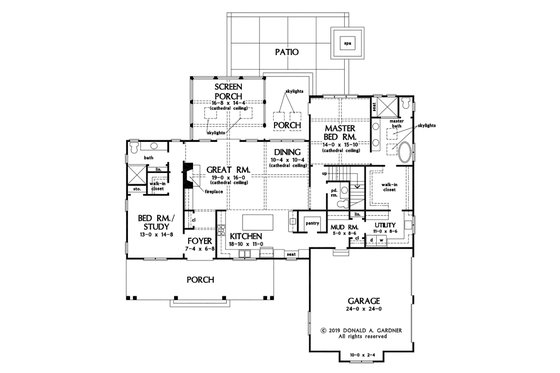 Floor Plan - Main Floor for Farmhouse House Plan #929-1111 - 4 bed, 4.5 bath