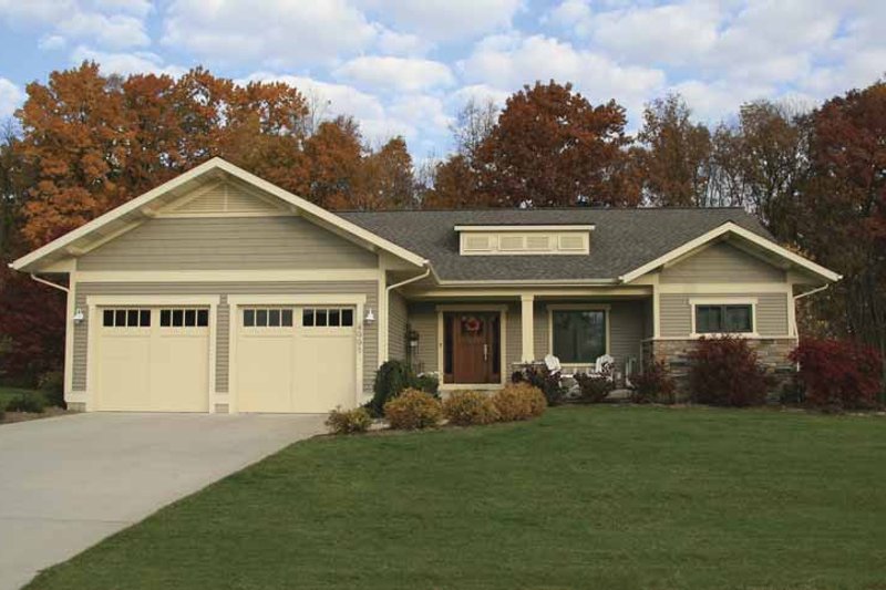 Dream House Plan - Craftsman Exterior - Front Elevation Plan #928-80