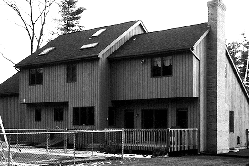 Architectural House Design - Exterior - Rear Elevation for Traditional House Plan #456-100 - 4 bed, 2.5 bath