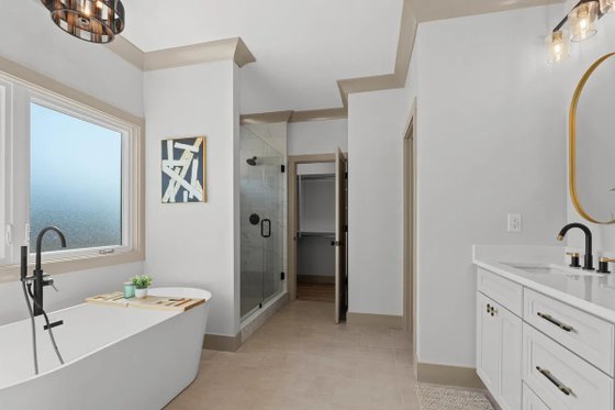 Interior - Master Bathroom for Traditional House Plan #123-123 - 4 bed, 3.5 bath