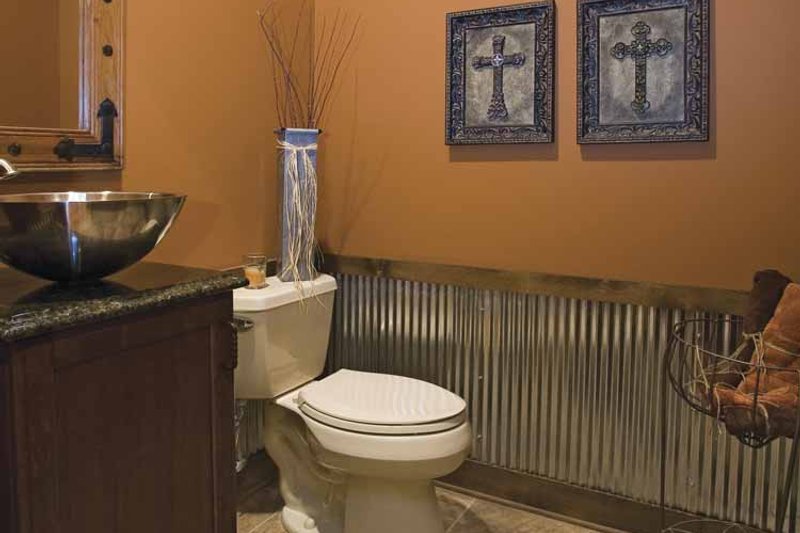 House Plan Design - Interior - Bathroom 1 for Traditional House Plan #17-2779 - 4 bed, 2.5 bath