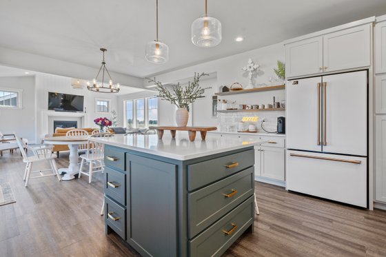 Photo 23 for Craftsman House Plan #1070-131 - 3 bed, 2.5 bath