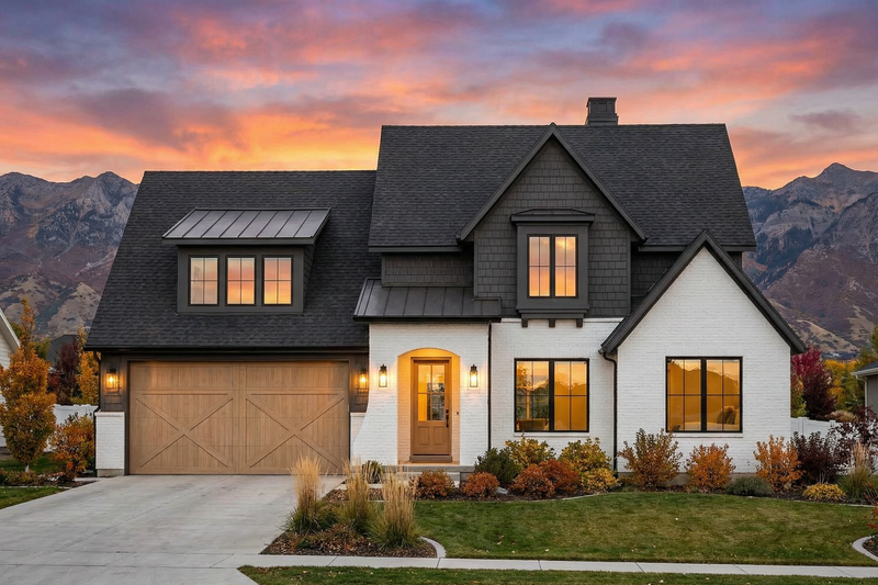 House Plan Design - Farmhouse Exterior - Front Elevation Plan #1096-92