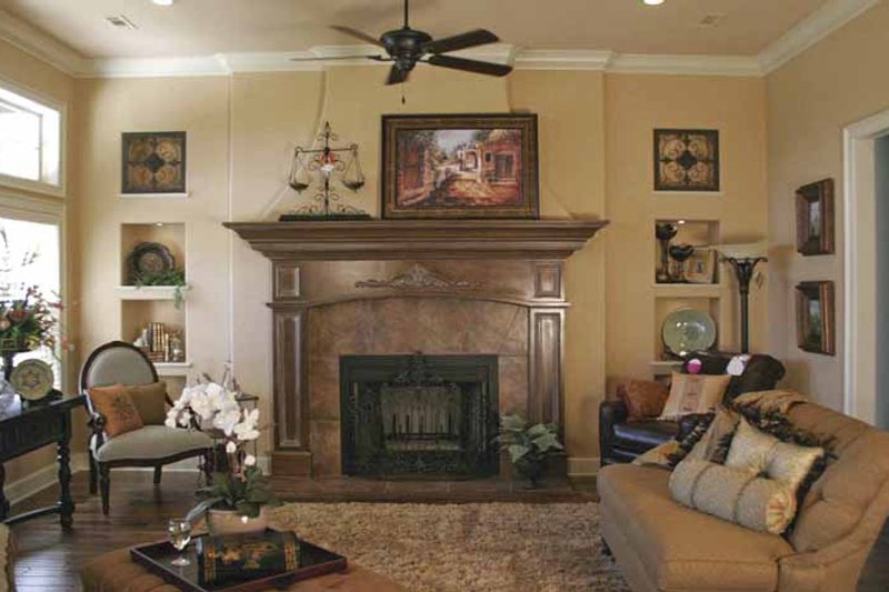 Home Plan - Interior - Family Room for Contemporary House Plan #11-273 - 4 bed, 2 bath
