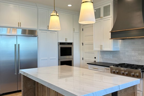 Interior - Kitchen 1 for Cottage House Plan #437-134 - 4 bed, 3.5 bath