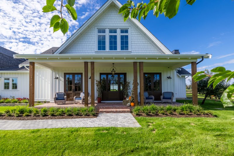 Dream House Plan - Farmhouse Photo Plan #1086-2