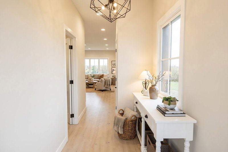 Home Plan - Interior - Entry for Farmhouse House Plan #51-1517 - 4 bed, 2.5 bath