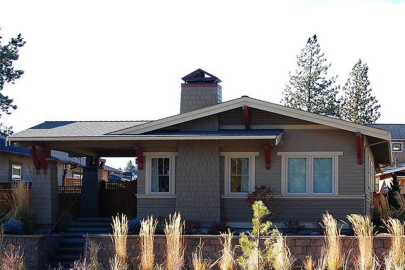 Architectural House Design - Craftsman Exterior - Front Elevation Plan #895-94
