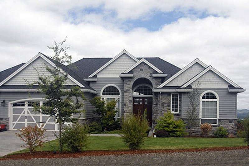Home Plan - Front view - 2900 square foot Craftsman home