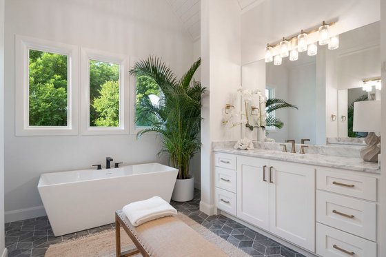 Interior - Master Bathroom for Traditional House Plan #1098-8 - 4 bed, 4.5 bath