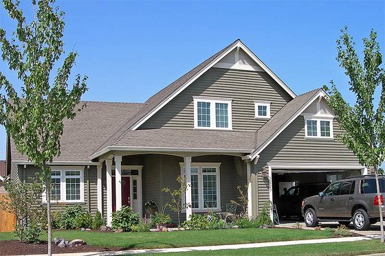 Front View - 2100 square foot Craftsman home