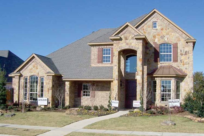 Home Plan - Traditional Exterior - Front Elevation Plan #84-728