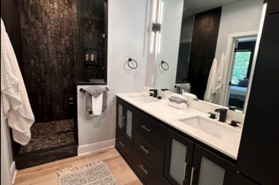 Interior - Bathroom 2 for Contemporary House Plan #1070-7 - 3 bed, 3 bath