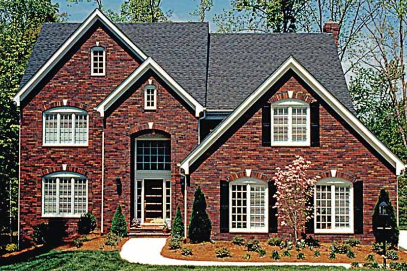 Dream House Plan - Traditional Exterior - Front Elevation Plan #453-154
