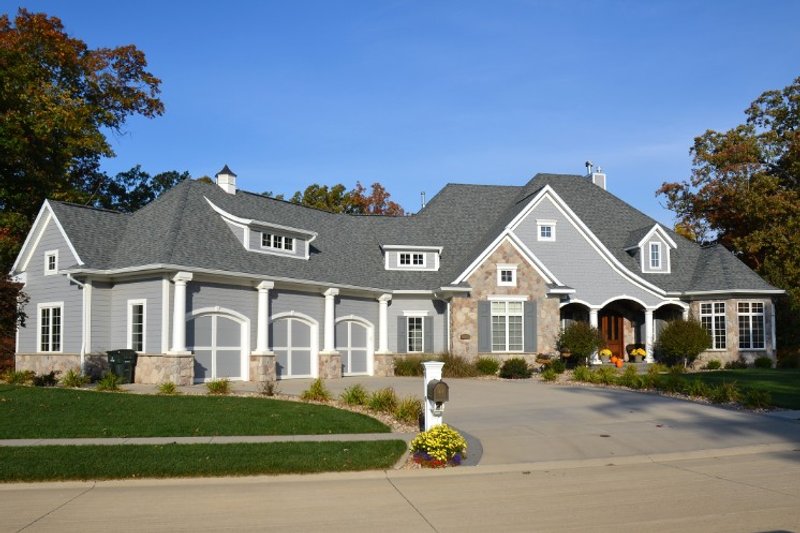 Home Plan - Ranch Exterior - Front Elevation Plan #70-1555