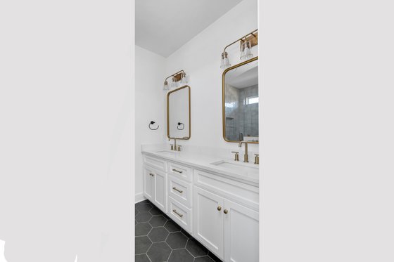 Interior - Master Bathroom for Farmhouse House Plan #1085-8 - 3 bed, 2.5 bath