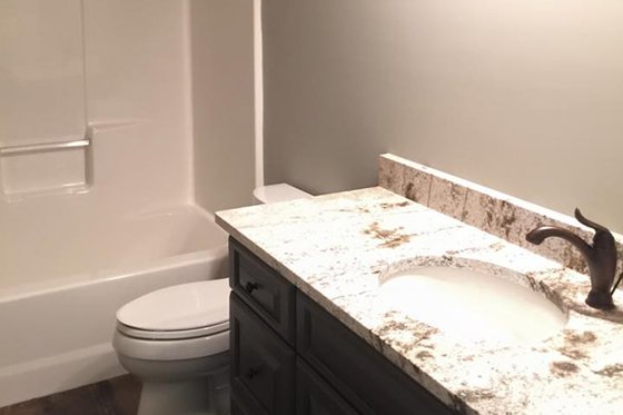 Interior - Bathroom 1 for Craftsman House Plan #437-75 - 3 bed, 3 bath