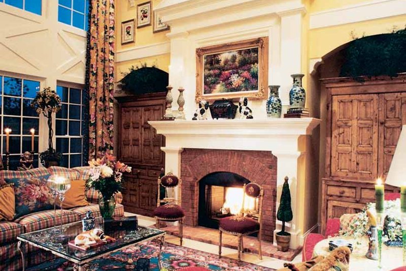 Dream House Plan - Interior - Family Room for Colonial House Plan #429-312 - 4 bed, 3.5 bath